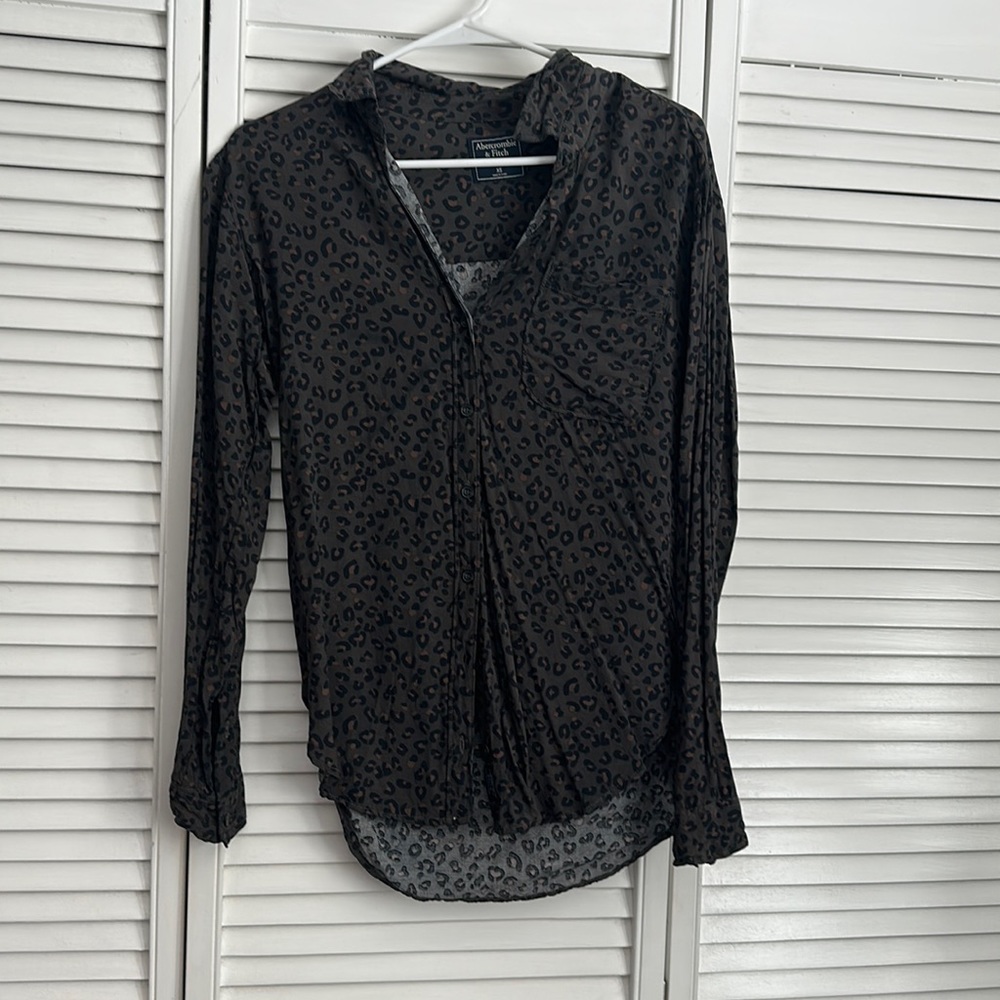 Abercrombie leopard long sleeve button down shirt
